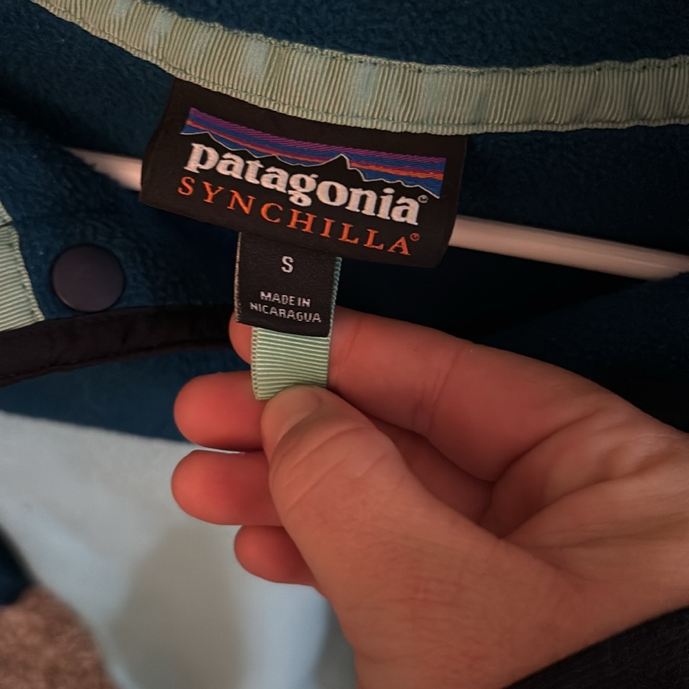 Patagonia Women’s Synchilla! - Picture 2 of 4